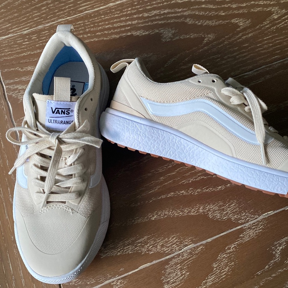 Vans Ultrarange Sneakers size 9 NEVER WORN